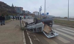 Çorum'da hafif ticari araç ile otomobil çapıştı: 1 yaralı