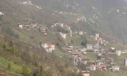 Doğu Karadeniz’de şimşekler cep telefonlarına yansıdı