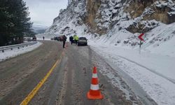 Domaniç-İnegöl karayolunda üç ayrı kaza: 5 araçta maddi hasar oluştu