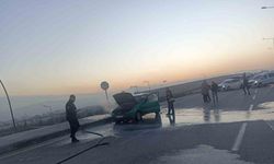 Elazığ’da seyir halindeki araç alev aldı