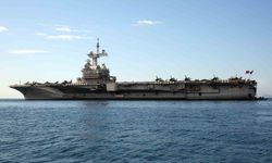 Fransa, yeni uçak gemisi inşa edecek