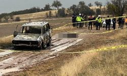 Isparta’da dağlık alanda yanmış aracın kenarında başsız erkek cesedi bulundu