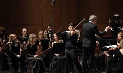 İstanbul Devlet Senfoni Orkestrası Aralık ayının ilk konserinde keman virtüözü Robert Lakatos’u ağırladı