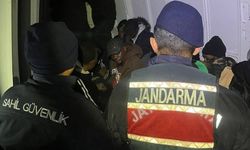 İzmir’de 27 düzensiz göçmen ve 4 göçmen kaçakçısı yakalandı