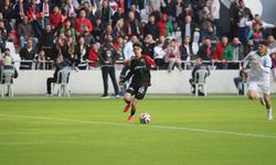 Karşıyakalı Adem Yeşilyurt'a yurt dışında ilgi