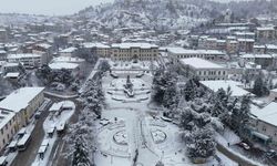 Kastamonu beyaza büründü: Kent merkezinde ortaya kartpostallık görüntüler çıktı