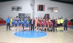 Kaymakam Öztürk Okul Sporları Genç Erkekler Futsal grup maçlarını takip etti