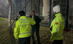 Kayseri'de polisin 'dur' ihtarına uymayarak, kaçan alkollü sürücü alkometreyi üflemek için direndi