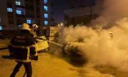 Kırıkhan’da hafif ticari araç yandı