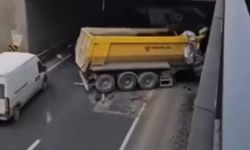 Kontrolden çıkan hafriyat kamyonu başka bir araca ve alt geçide çarptı