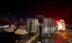 Konya'da otomobil tır ile çarpıştı: 1 yaralı