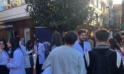 KTÜ Tıp öğrencileri AIDS’e karşı farkındalık için sahada