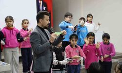 Mezun olduğu okulda teknoloji bağımlılığından kurtulma yollarını oyunla anlattı