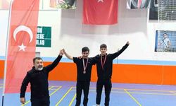 Mudanya Anadolu İmam Hatip Lisesi, güreşte zirveye oturdu