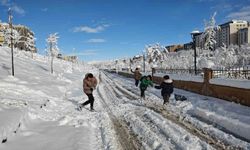 Muş'ta eğitime kar engeli: Okullar 1 gün tatil