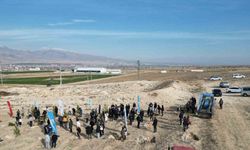 Niğde’de bal ormanı için 5 bin fidan toprakla buluştu