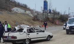 Otomobildeki 5 kişi ölümden döndü: 2 yaralı