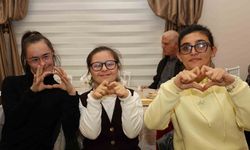 Özel bireyler müzik dolu gecede doyasıya eğlendi