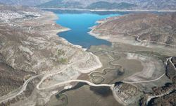 Sadece baraj suları çekilince kullanılan yol kalıcı hale getiriliyor