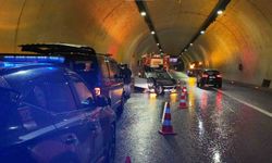 Sağanak yağış kazayı beraberinde getirdi: Tünel'de takla attı