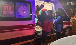 Sağlık ekipleri karlı yolda zamanla yarışarak hastaya ulaştı