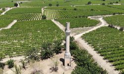 Sarıgöl'ün simgesi 'Kırık Minare' zamana direniyor