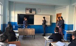 Sarıkamış Kaymakamı öğretmen ve öğrencilerle bir araya geldi