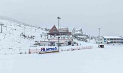 Sivas'ta bulunan Yıldız Dağı Kış Sporları ve Kayak Merkezi'nde kar kalınlığı 15 santimetreye ulaştı