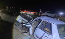Siverek'te otomobiller kafa kafaya çarpıştı: 2'si ağır 7 yaralı