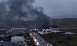 Sultangazi’deki su dolum tesisinde yangın çıktı