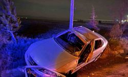 Taklalar atarak şarampole yuvarlanan aracın sürücüsü kazayı hafif sıyrıklarla atlattı