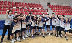 Talas 75. Yıl Mühibe Germirli Ortaokulu’ndan çifte şampiyonluk