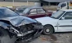 Temizlenmesi için bırakılan lüks otomobili izinsiz alıp 3 araca çarptı: 1 yaralı