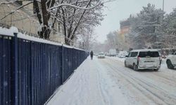 Tunceli'de motokurye ve kış lastiği bulunmayan tüm araçların trafiğe çıkışı yasaklandı