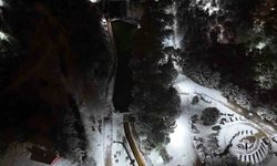 Uşak'ta mevsimin ilk karı yağdı: Beyaza bürünen kent böyle görüntülendi