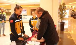 Vatandaşlara OED cihazı ve ilk müdahale eğitimi verildi