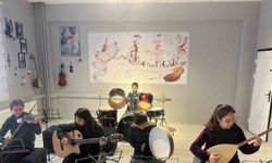 Vefalı eş, hayatını kaybeden kocasının anısına kütüphane ve müzik atölyesi kurdu