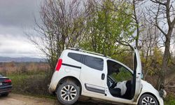 Yoldan çıkan otomobil ağaca çarptı: 2’si çocuk 4 kişi yaralandı