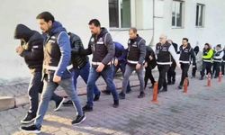 Yüksek maliyetli kanser ilaçlarını usulsüz şekilde temin edip kamuyu 88 milyon zarara uğratan 12 kişi adliyede