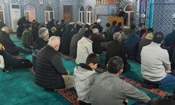 Anamur'da yeni yılın ilk sabahı camilerde karşılandı