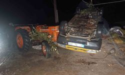 Antalya'da hortum dehşeti: Evlerin çatısı uçtu, ağaçları kökünden söktü, otomobil ters döndü