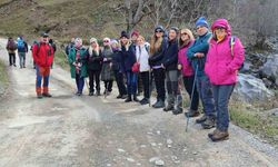 Asmasu Şelalesi'ne yürüdüler