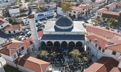 Asrın felaketinde yerle bir olan Habibi Neccar Camii'nde 6 Şubat'ın ardından ilk cuma namazı kılındı