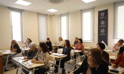 Aydın'da her yaştan vatandaş İngilizce öğreniyor