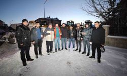 Aziziye'nin karla mücadele timlerine gece yarısı sürprizi