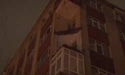 Bahçelievler'de daha önce boşaltılan binanın balkonu sağanak sonrası çöktü
