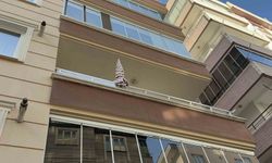 Balkondan düşen yaşlı kadın hayatını kaybetti