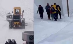 Bayburt'ta kara saplanan ambulans ekiplerce kurtarıldı