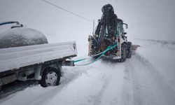 Bayburt'ta karla mücadele çalışmaları aralıksız sürüyor
