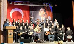 Bayındır'da öğrencilerden türkü şöleni